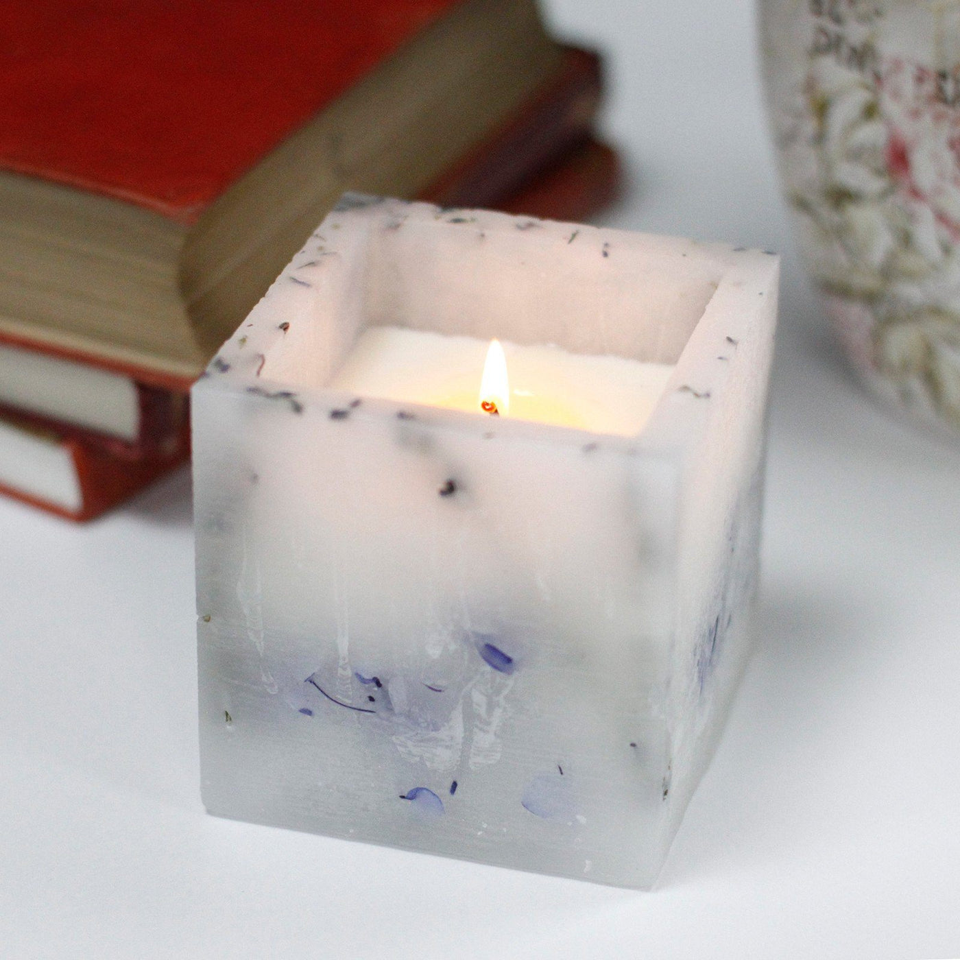 Large Soy Wax Enchanted Real Lavender Flowers Candle In Gift Box.