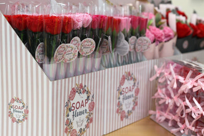 This stunning luxury range of the newly designed Soap Flowers will make a perfect display in your home. They are a perfect addition for a relaxing and romantic bath or you can even use individual petals as guest soaps. Soap Flowers are a perfect gift, Valentine's, wedding favors, Mother's day, or just a little treat for yourself.